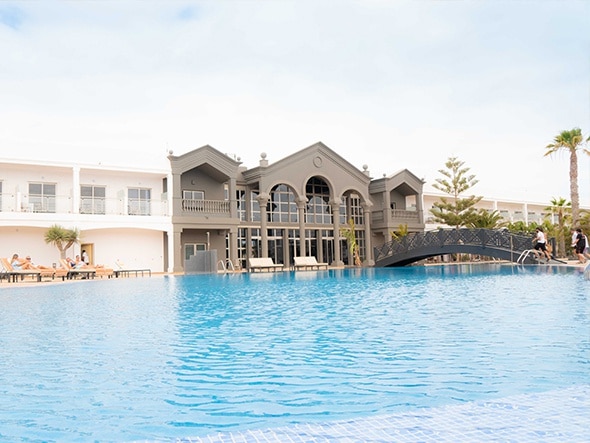 piscina exterior hotel coral cotillo